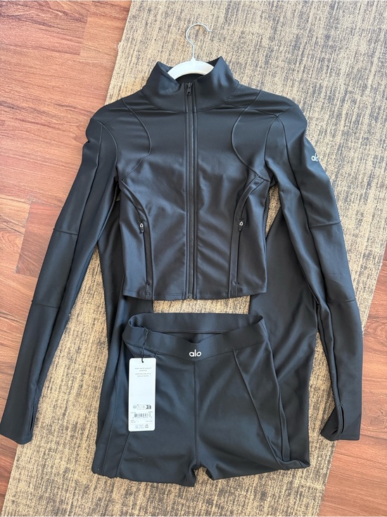 ALO Yoga Pants - ALO Yoga Black High-Waist Performance Leggings and zip up set